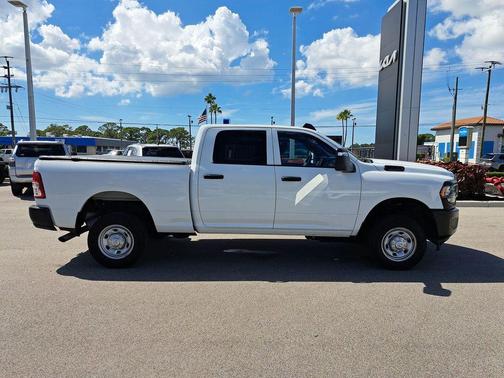 2024 RAM 2500 Tradesman Crew Cab 4x4 6'4' Box