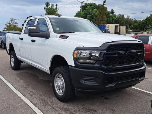 2024 RAM 2500 Tradesman Crew Cab 4x4 6'4' Box