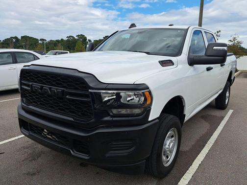 2024 RAM 2500 Tradesman Crew Cab 4x4 6'4' Box