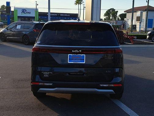 2024 Kia Carnival EX