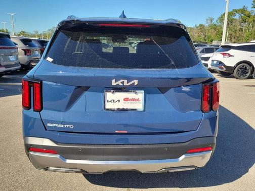 2025 Kia Sorento S