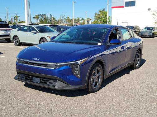 2025 Kia K4 LXS