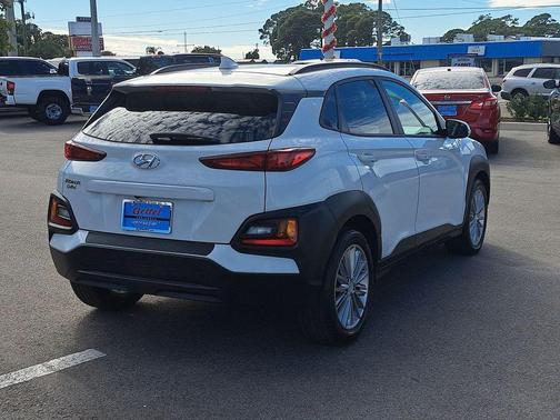 2020 Hyundai KONA SEL Plus