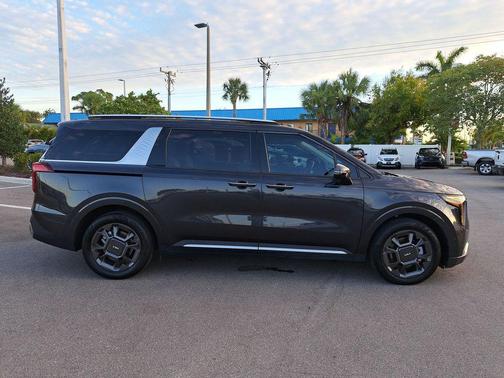 2025 Kia Carnival Hybrid SX