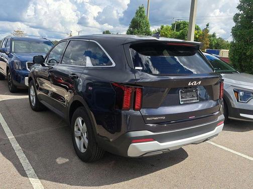 2025 Kia Sorento LX