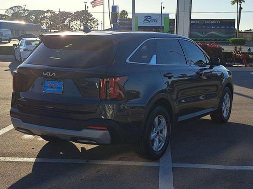 2025 Kia Sorento LX