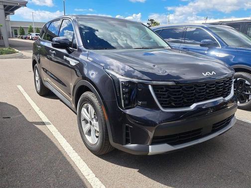 2025 Kia Sorento LX