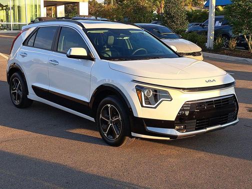 2025 Kia Niro SX