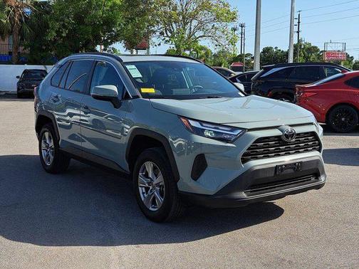 2022 Toyota RAV4 XLE