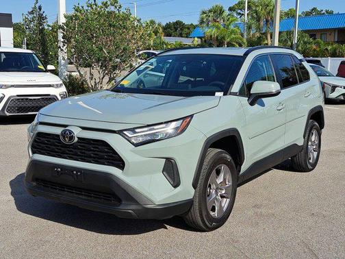2022 Toyota RAV4 XLE