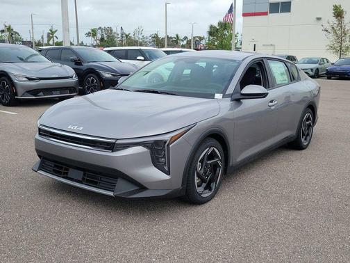 2025 Kia K4 EX