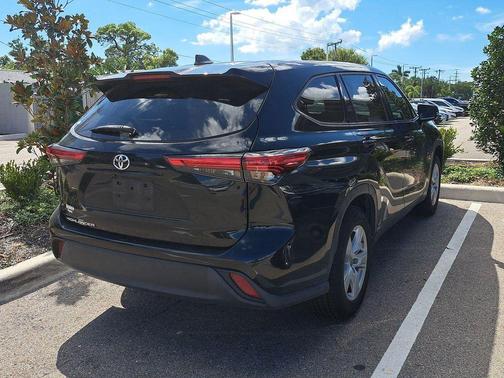 2022 Toyota Highlander L