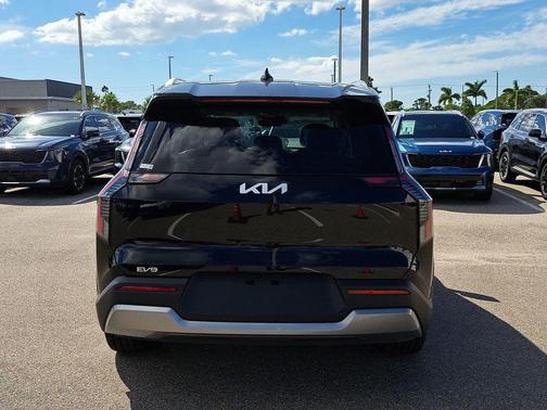 2026 Kia EV9 Wind