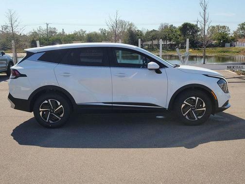 2025 Kia Sportage Hybrid LX