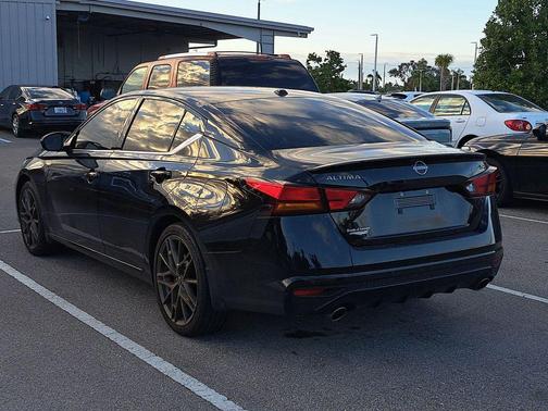 2025 Nissan Altima SR FWD