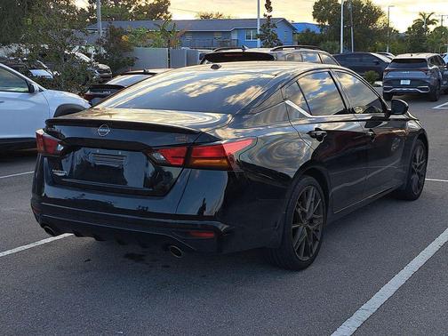 2025 Nissan Altima SR FWD