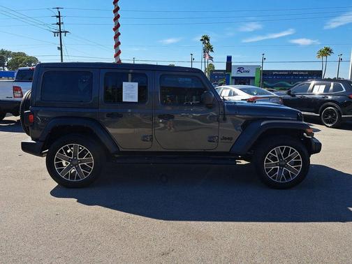 2022 Jeep Wrangler Unlimited Sport