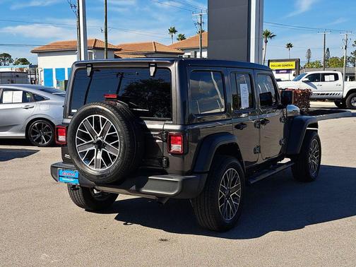2022 Jeep Wrangler Unlimited Sport