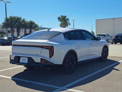 2025 Kia K4 GT-Line Turbo