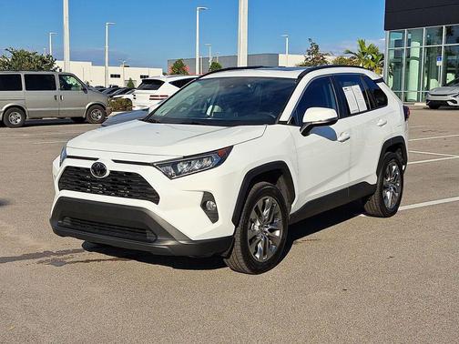 2020 Toyota RAV4 XLE Premium