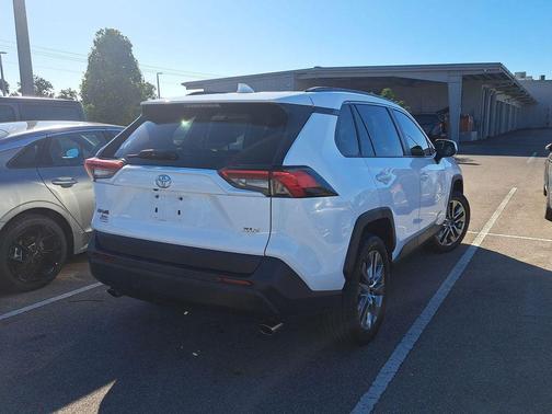 2020 Toyota RAV4 XLE Premium