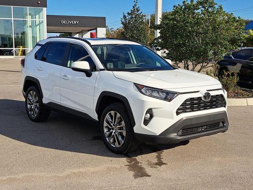 2020 Toyota RAV4 XLE Premium