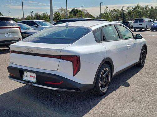 2025 Kia K4 EX