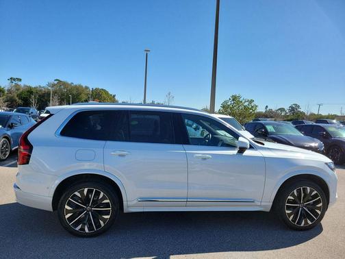 2025 Volvo XC90 B5 Ultra 7-Seater