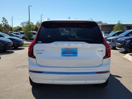 2025 Volvo XC90 B5 Ultra 7-Seater