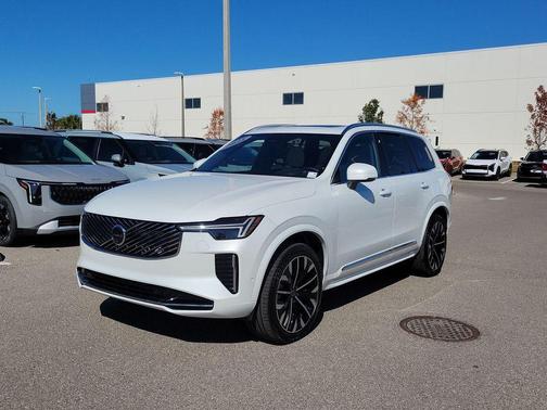 2025 Volvo XC90 B5 Ultra 7-Seater