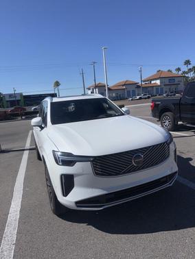 2025 Volvo XC90 B5 Ultra 7-Seater