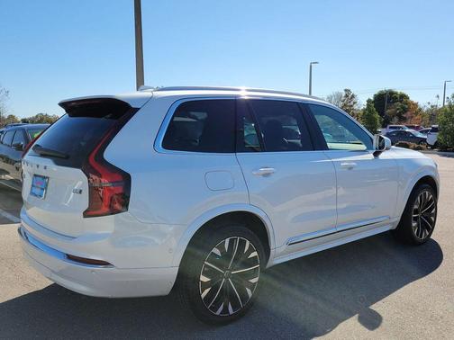2025 Volvo XC90 B5 Ultra 7-Seater