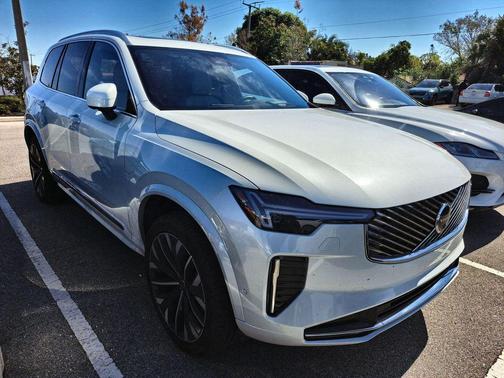 2025 Volvo XC90 B5 Ultra 7-Seater