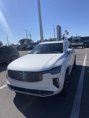 2025 Volvo XC90 B5 Ultra 7-Seater