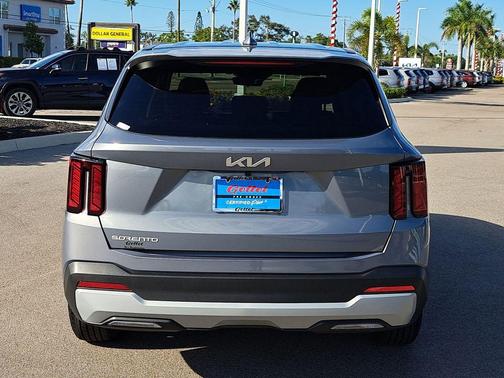 2025 Kia Sorento LX