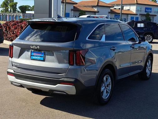 2025 Kia Sorento LX