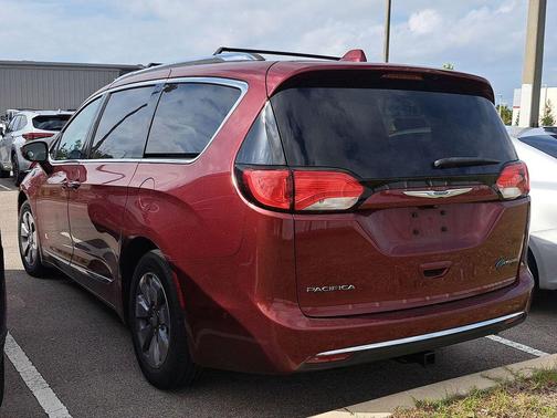 2018 Chrysler Pacifica Hybrid Limited