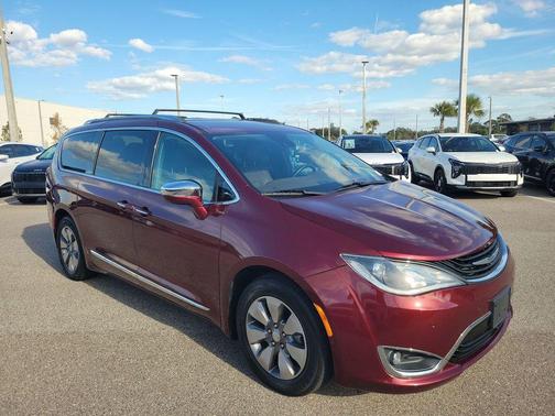 2018 Chrysler Pacifica Hybrid Limited