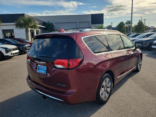 2018 Chrysler Pacifica Hybrid Limited