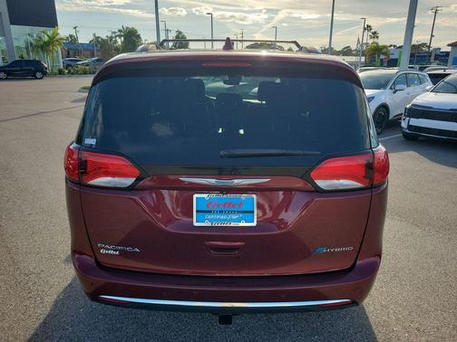 2018 Chrysler Pacifica Hybrid Limited