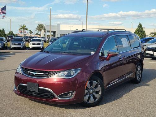 2018 Chrysler Pacifica Hybrid Limited