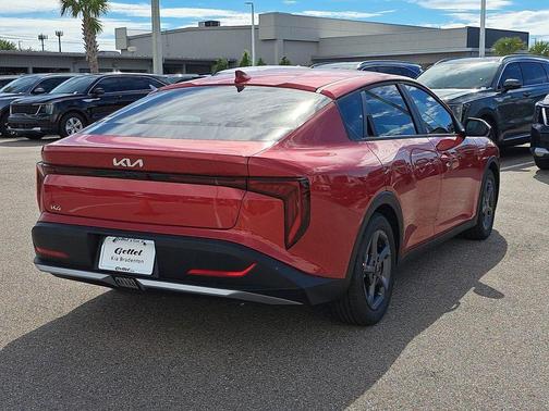 2025 Kia K4 LXS