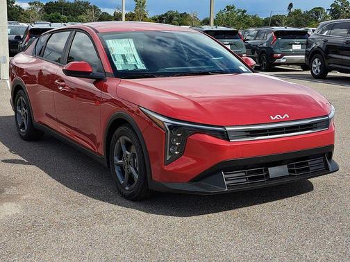 2025 Kia K4 LXS