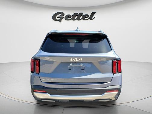 Everlasting Silver 2024 Kia Sorento S
