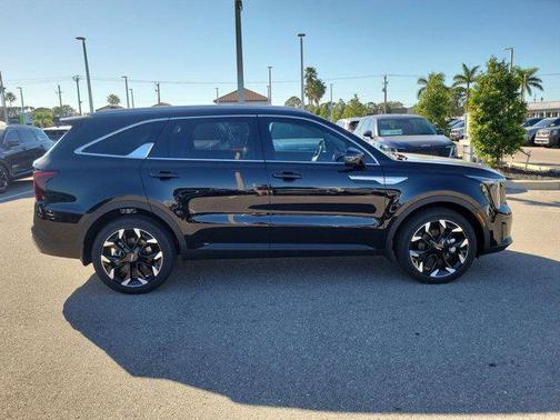 2025 Kia Sorento SX