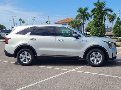 2026 Kia Sorento LX