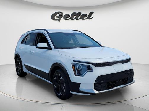 Snow White Pearl 2024 Kia Niro EV Wind