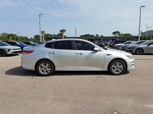 2018 Kia Optima LX