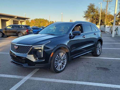 2024 Cadillac XT4 Premium Luxury