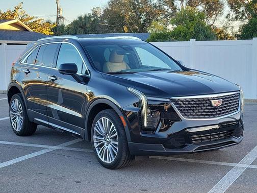 2024 Cadillac XT4 Premium Luxury